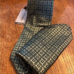 Jason & Vogue Elegant Green Patterned Tie & Handkerchief 100% Silk NWT!!